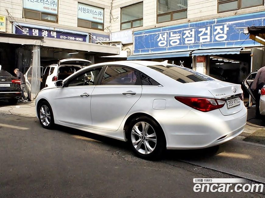 Hyundai Sonata 2011