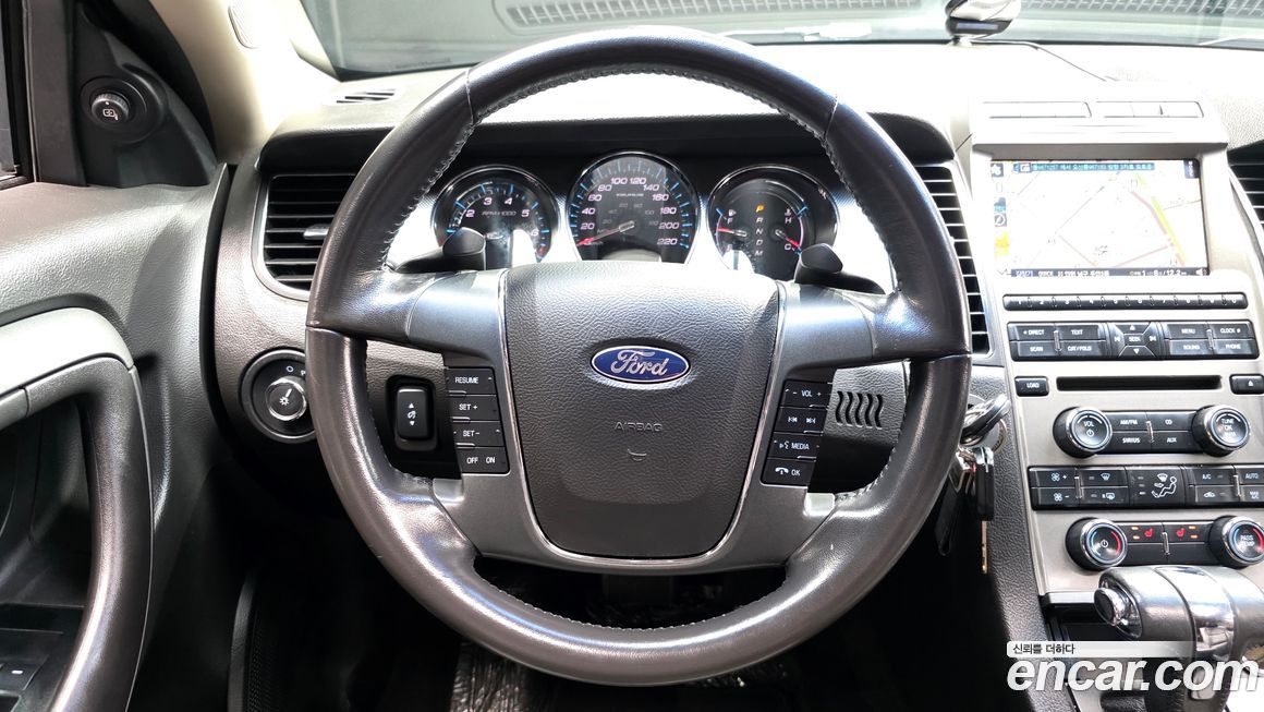 Ford Taurus 2011