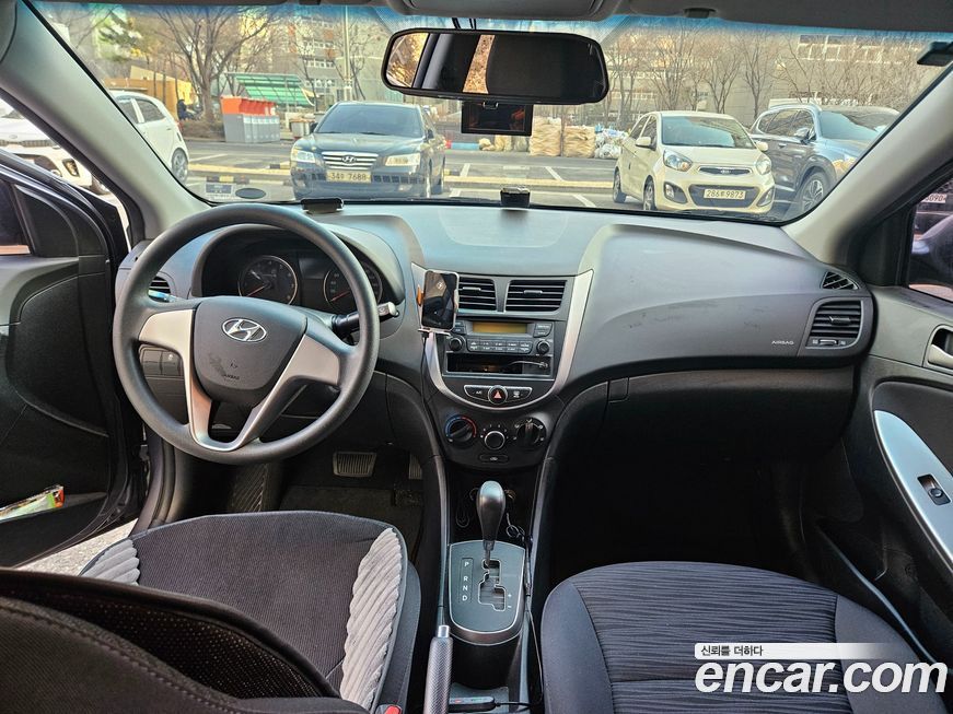 Hyundai Accent 2015