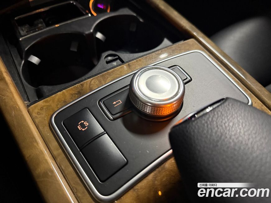 Mercedes-Benz E-Class 2011