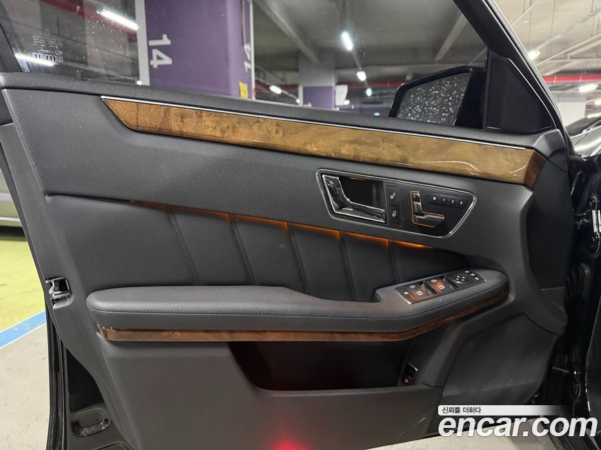 Mercedes-Benz E-Class 2011