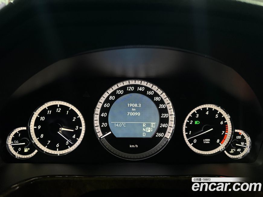 Mercedes-Benz E-Class 2011