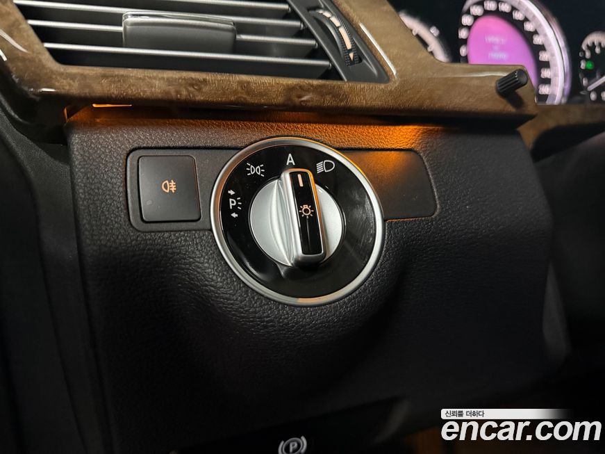 Mercedes-Benz E-Class 2011