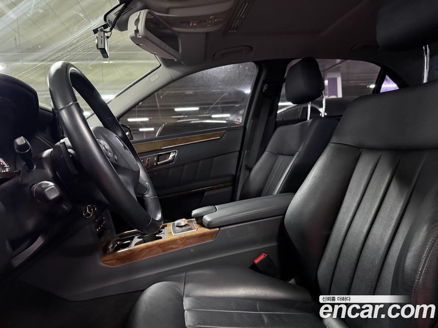 Mercedes-Benz E-Class 2011