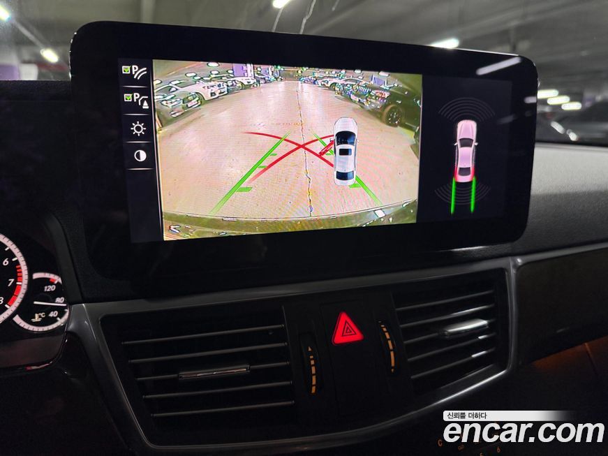 Mercedes-Benz E-Class 2011