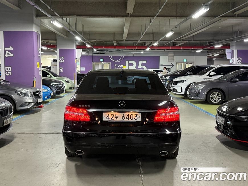 Mercedes-Benz E-Class 2011