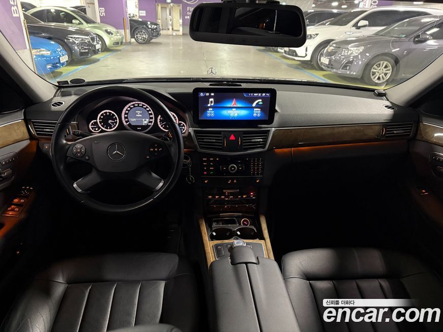 Mercedes-Benz E-Class 2011