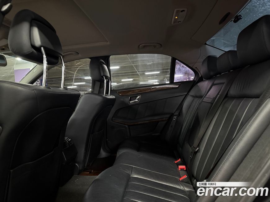 Mercedes-Benz E-Class 2011