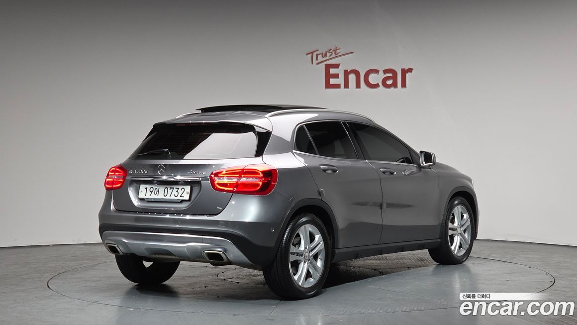 Mercedes-Benz GLA-Class 2016