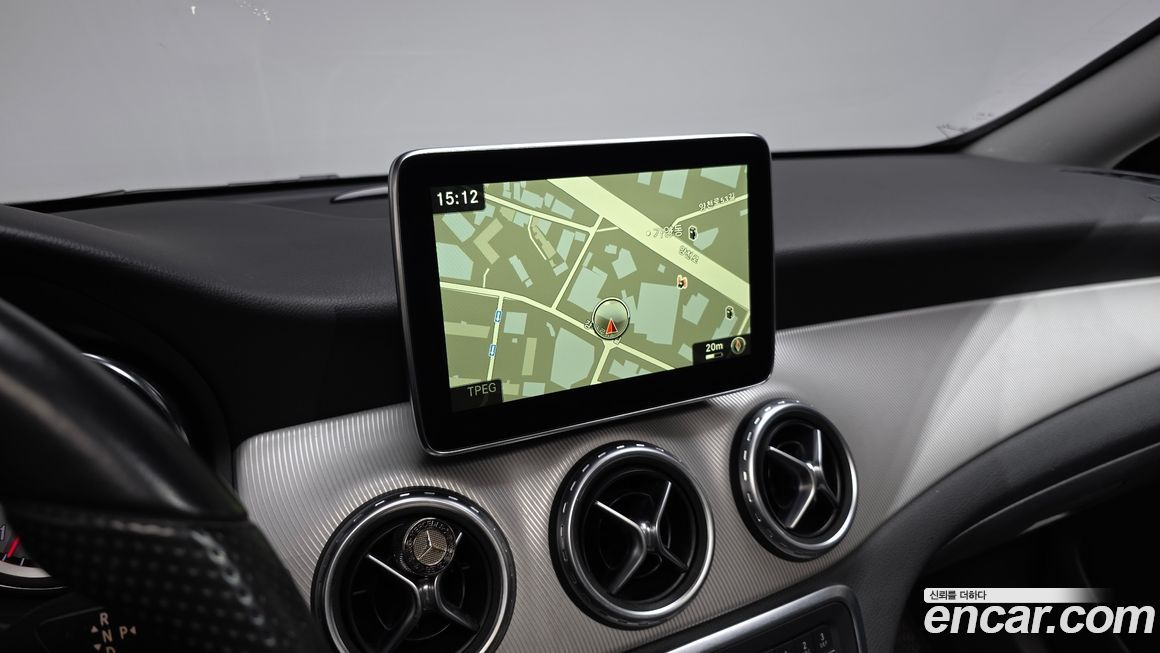 Mercedes-Benz GLA-Class 2016