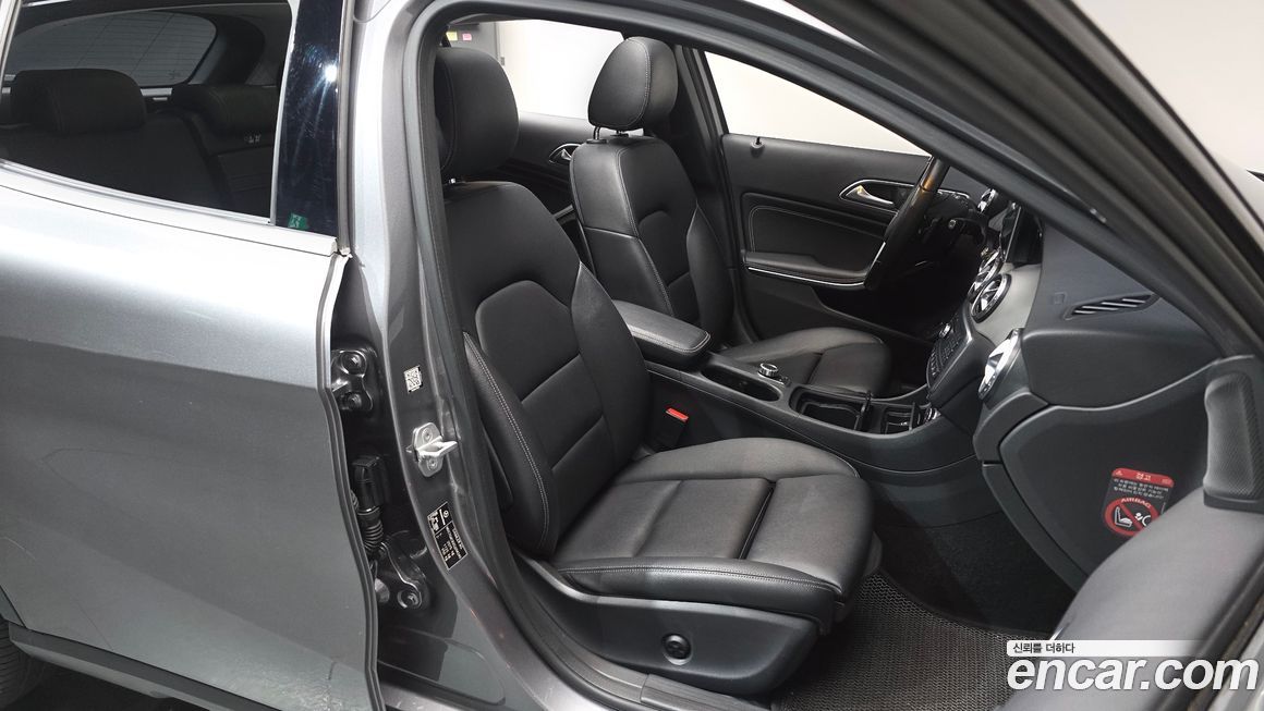 Mercedes-Benz GLA-Class 2016