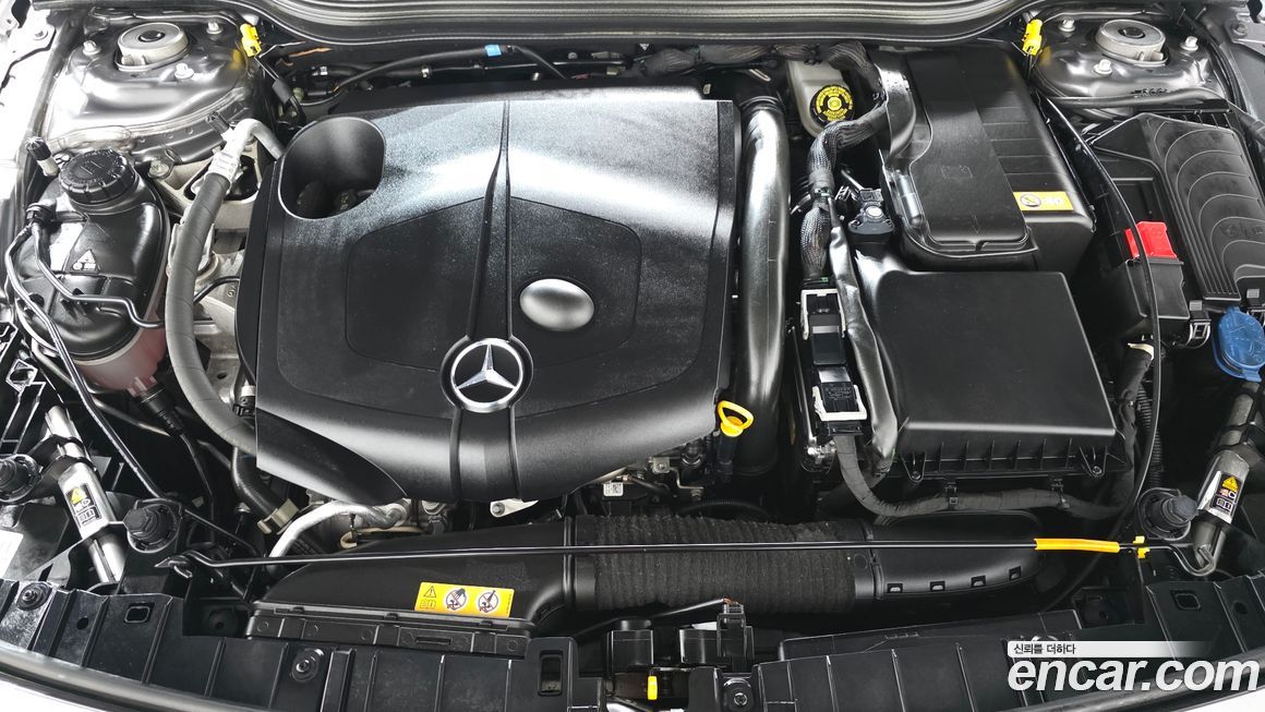 Mercedes-Benz GLA-Class 2016