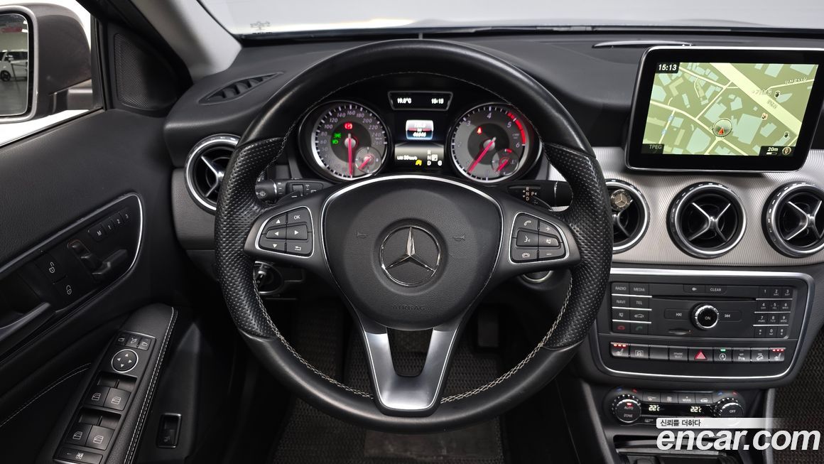 Mercedes-Benz GLA-Class 2016