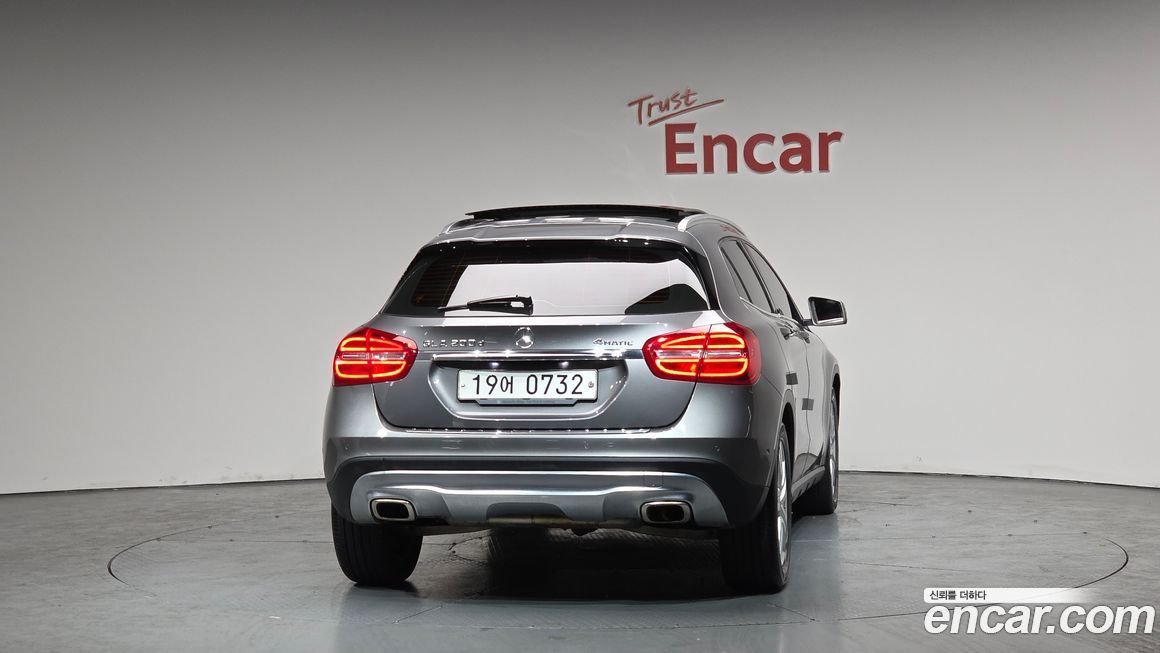 Mercedes-Benz GLA-Class 2016