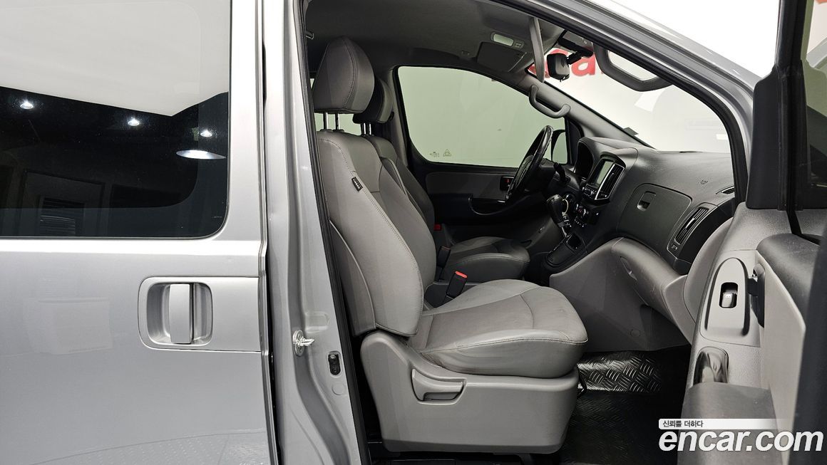 Hyundai Starex 2021