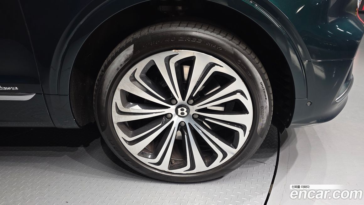 Bentley Bentayga 2024