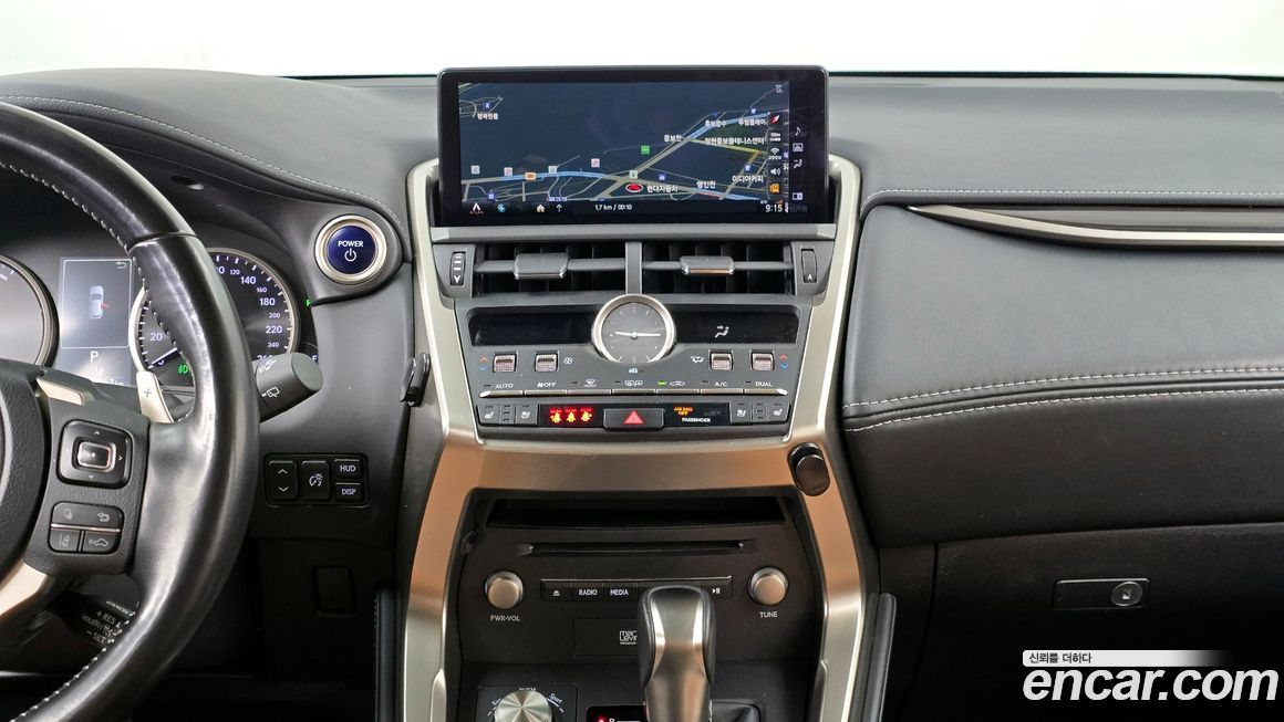 Lexus NX 2021