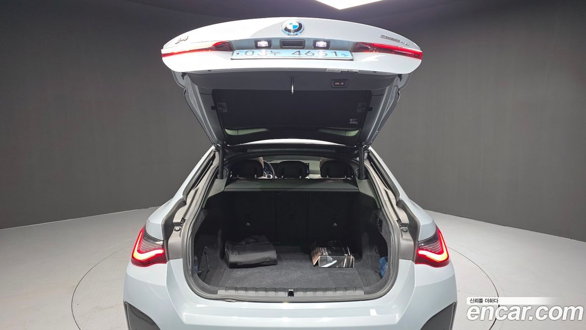 BMW i4 2023