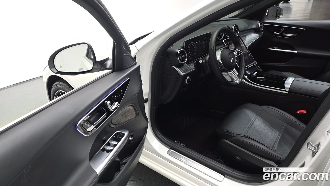 Mercedes-Benz C-Class 2024