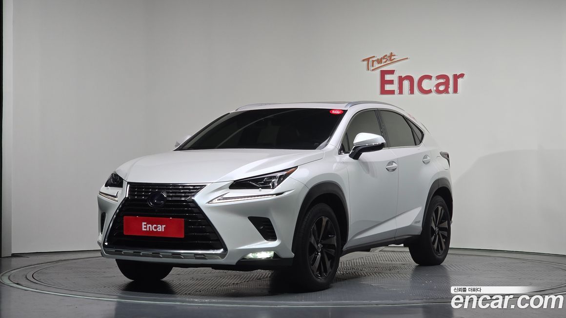 Lexus NX 2021
