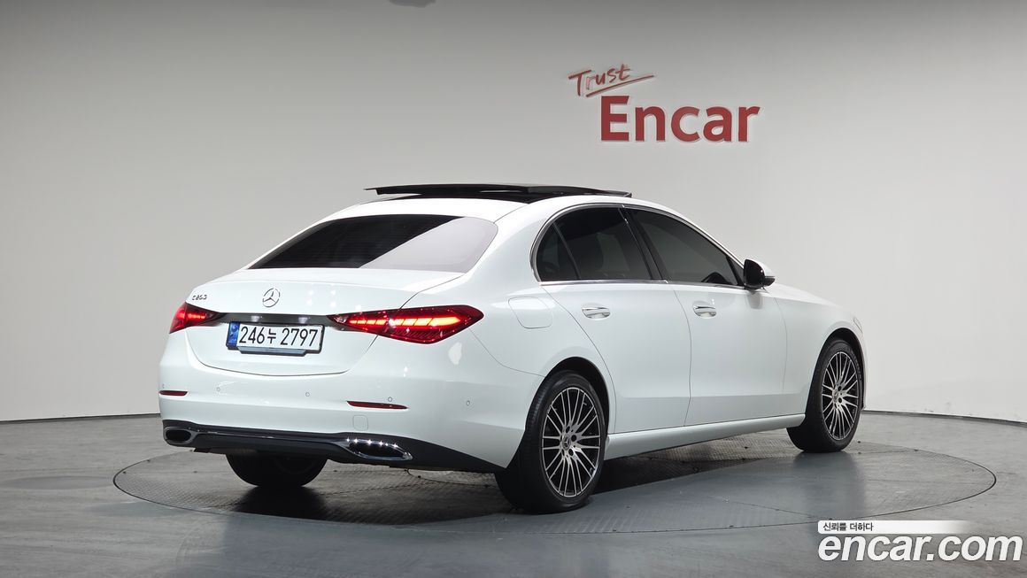 Mercedes-Benz C-Class 2024