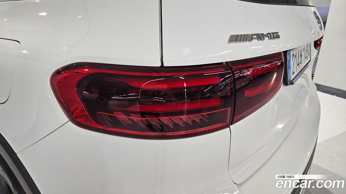 Mercedes-Benz GLB-Class 2025