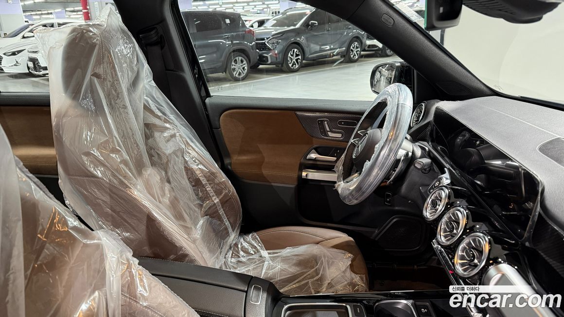 Mercedes-Benz GLB-Class 2025