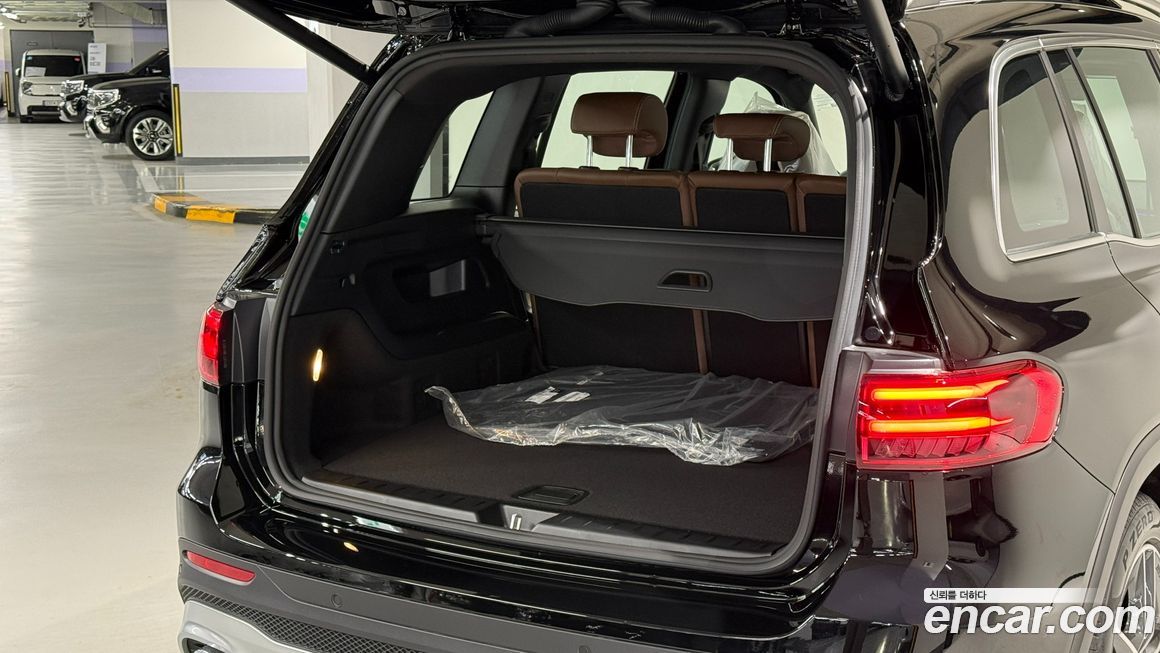 Mercedes-Benz GLB-Class 2025