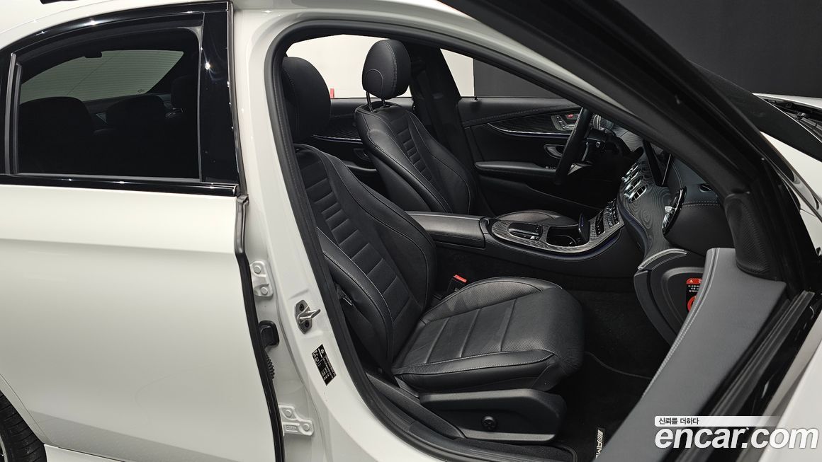 Mercedes-Benz E-Class 2023