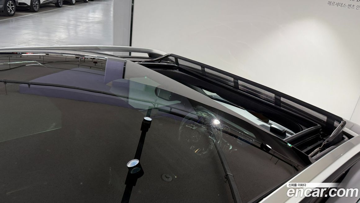 Mercedes-Benz GLB-Class 2025