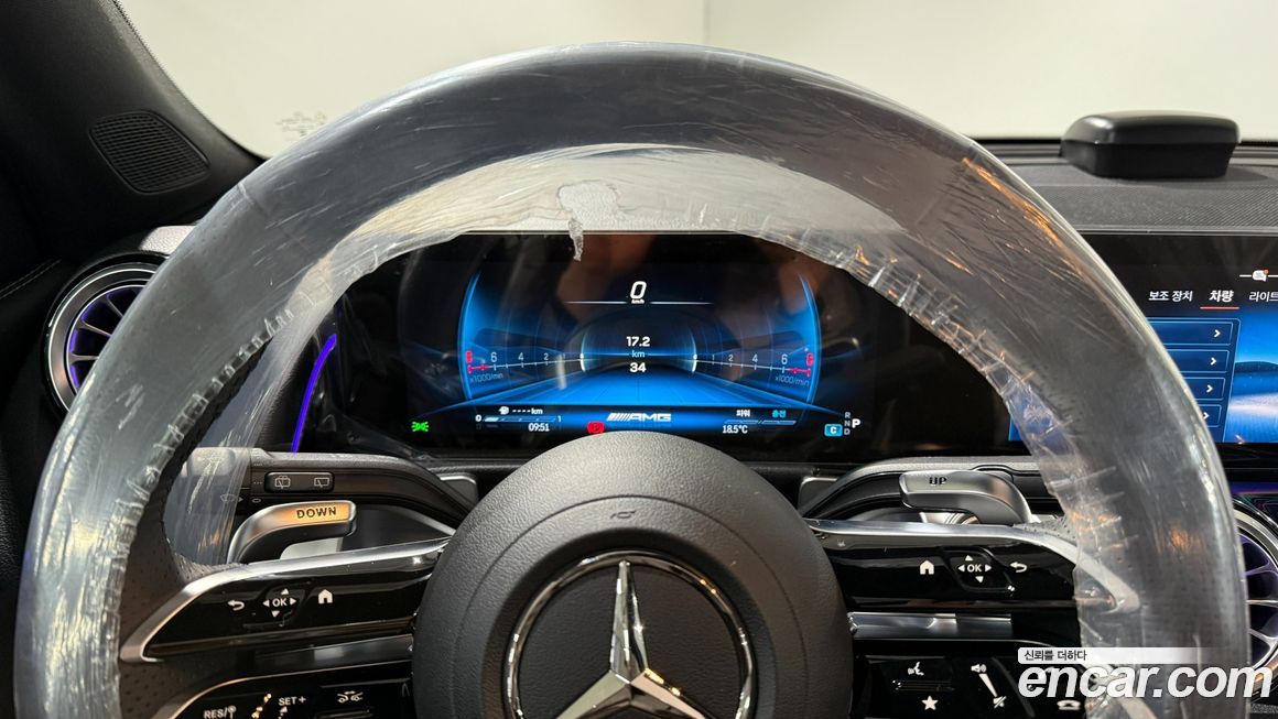 Mercedes-Benz GLB-Class 2025