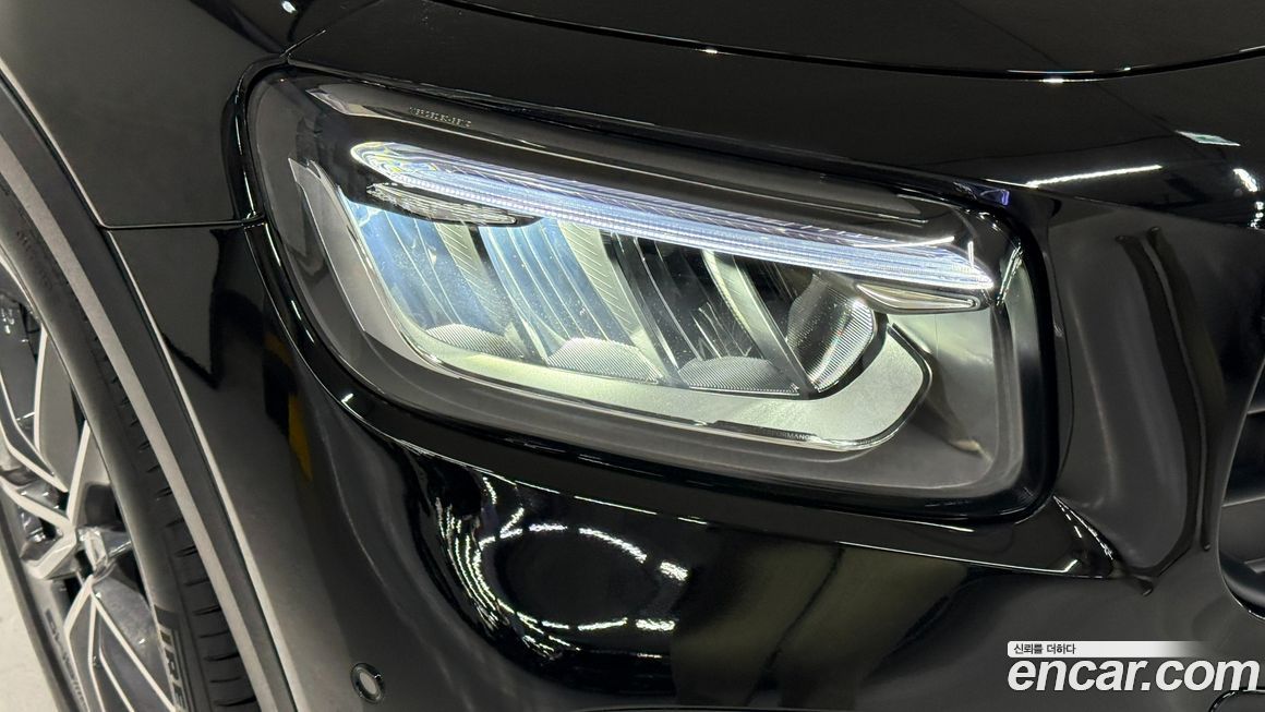 Mercedes-Benz GLB-Class 2025