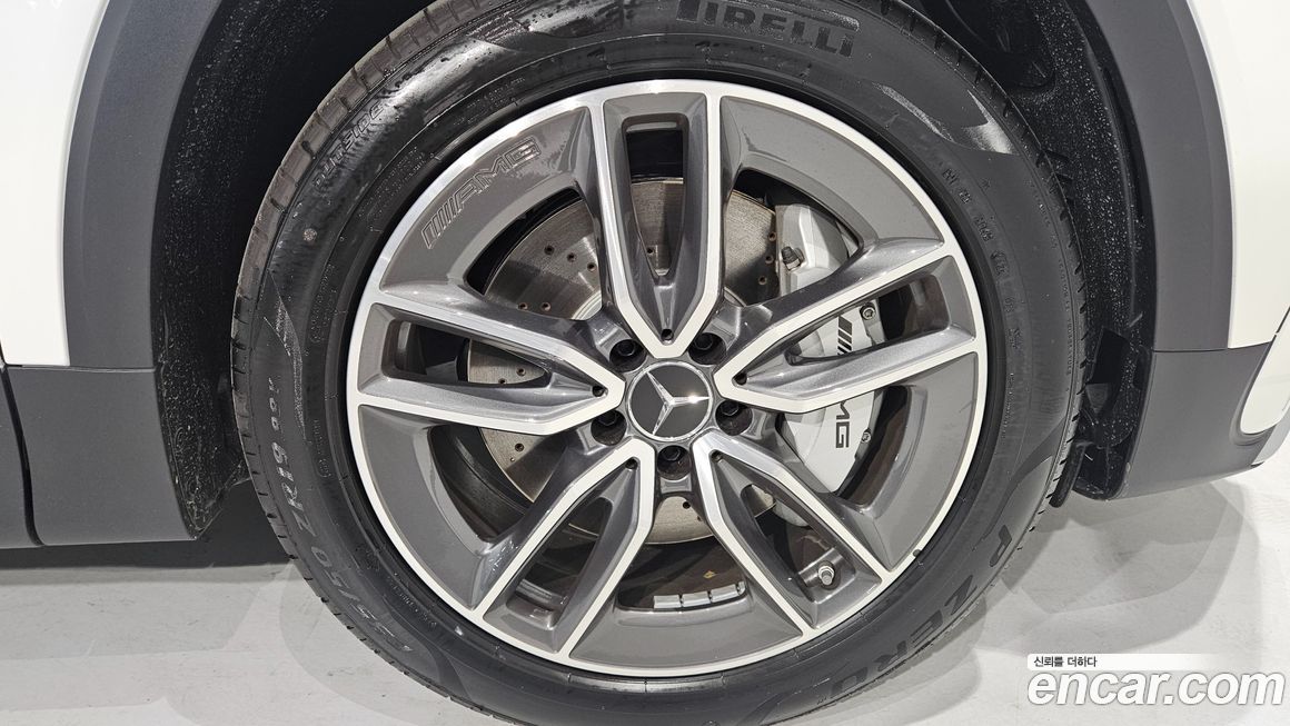 Mercedes-Benz GLB-Class 2025