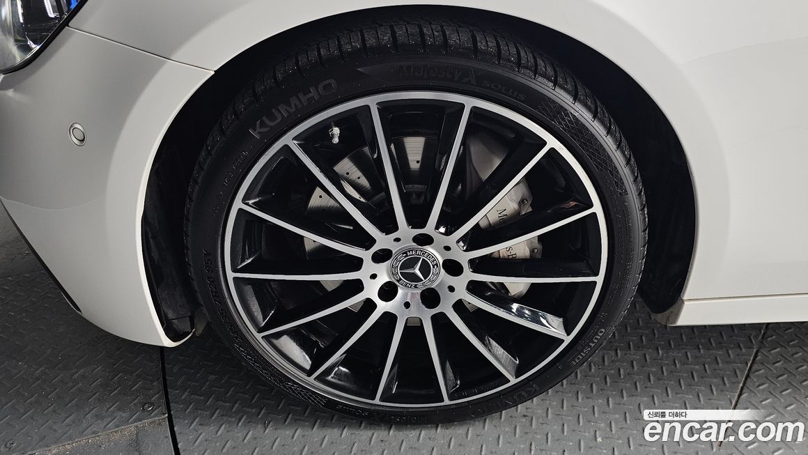 Mercedes-Benz E-Class 2023