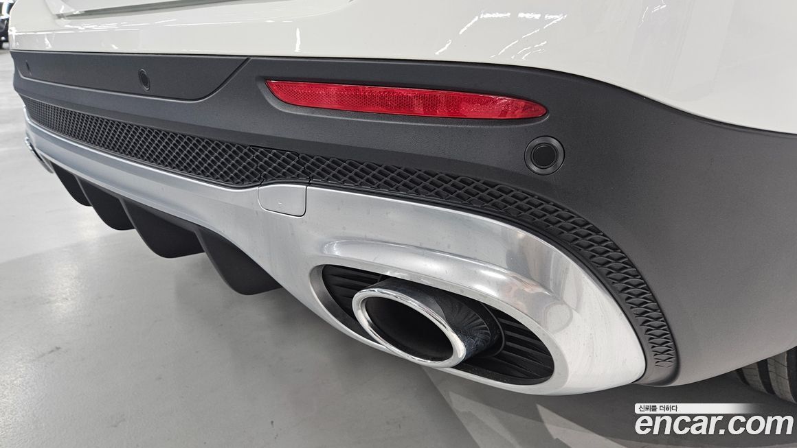 Mercedes-Benz GLB-Class 2025