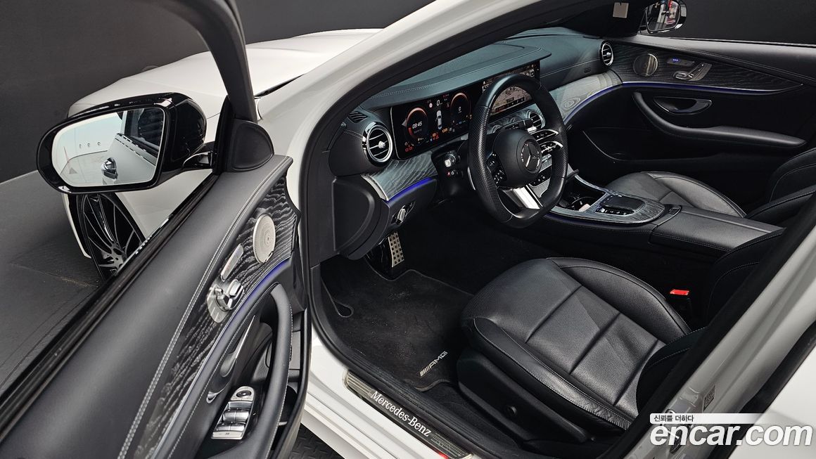 Mercedes-Benz E-Class 2023