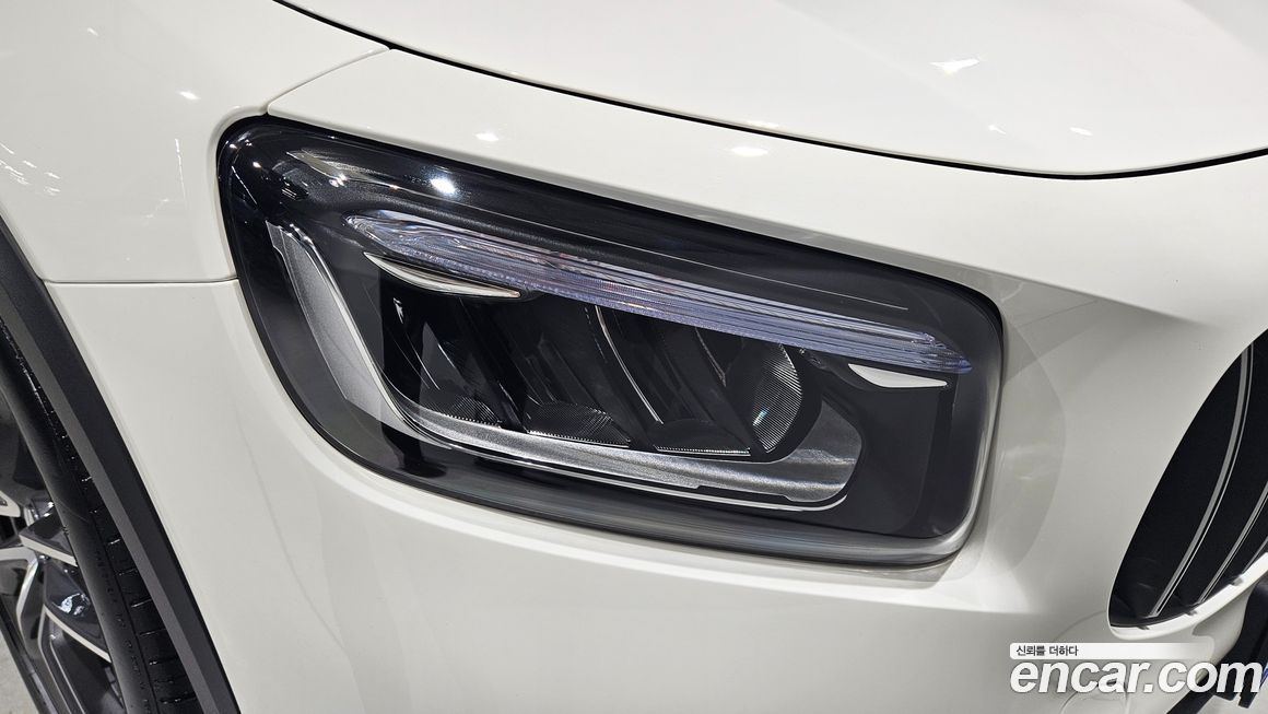 Mercedes-Benz GLB-Class 2025