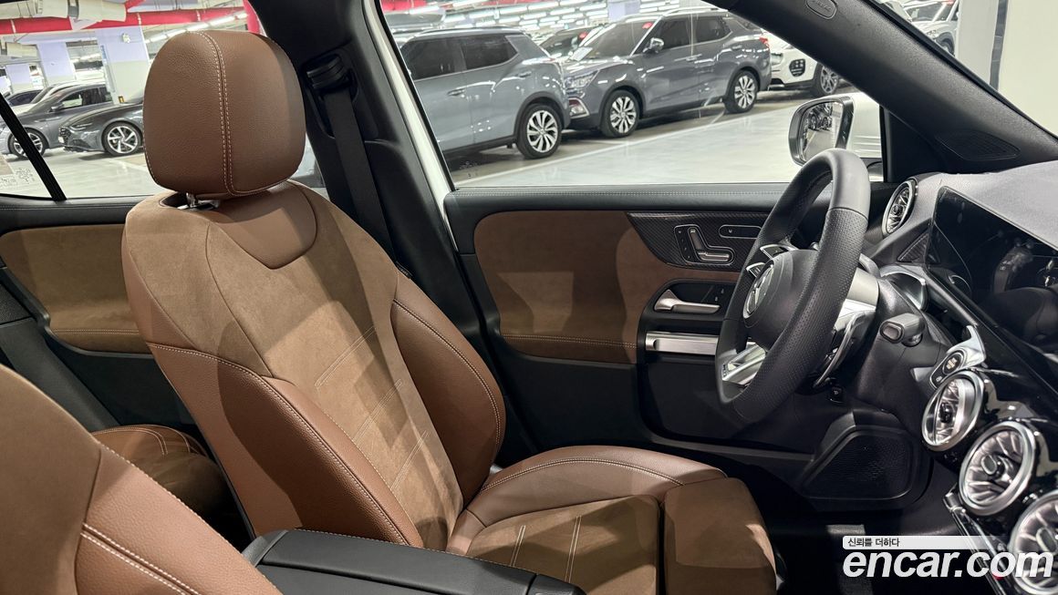 Mercedes-Benz GLB-Class 2025