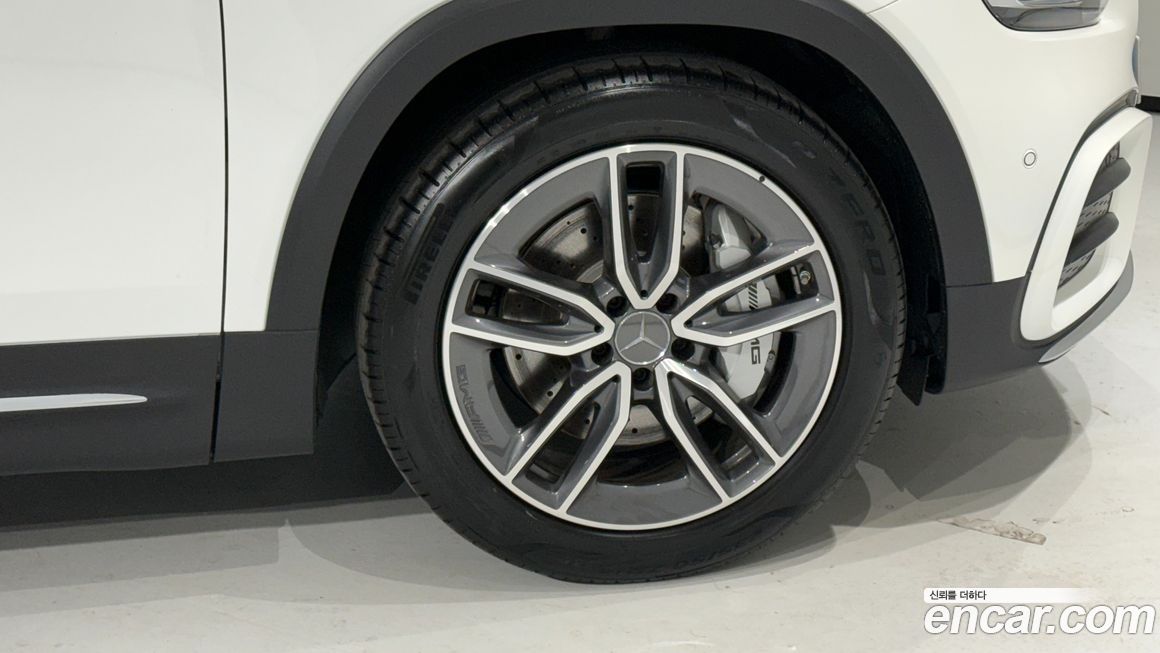 Mercedes-Benz GLB-Class 2025