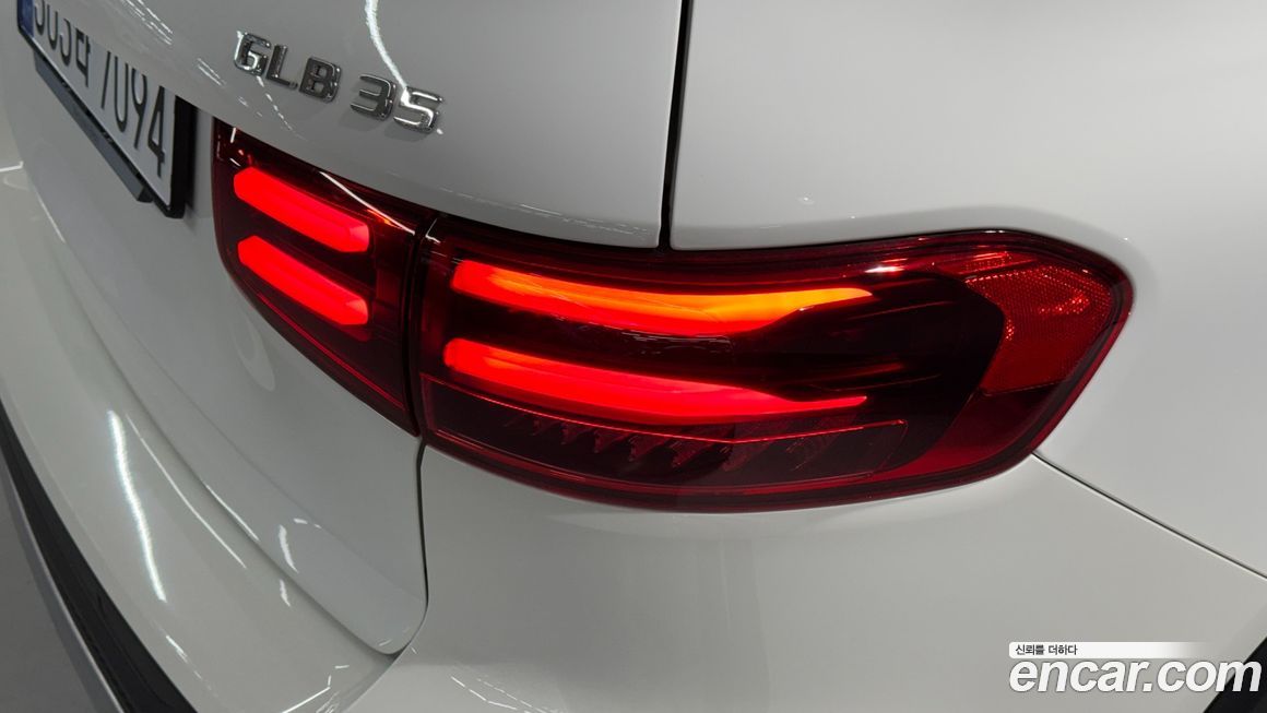 Mercedes-Benz GLB-Class 2025