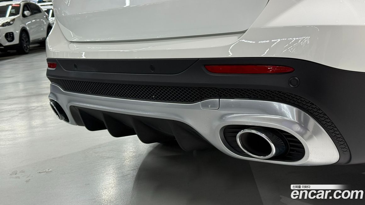 Mercedes-Benz GLB-Class 2025