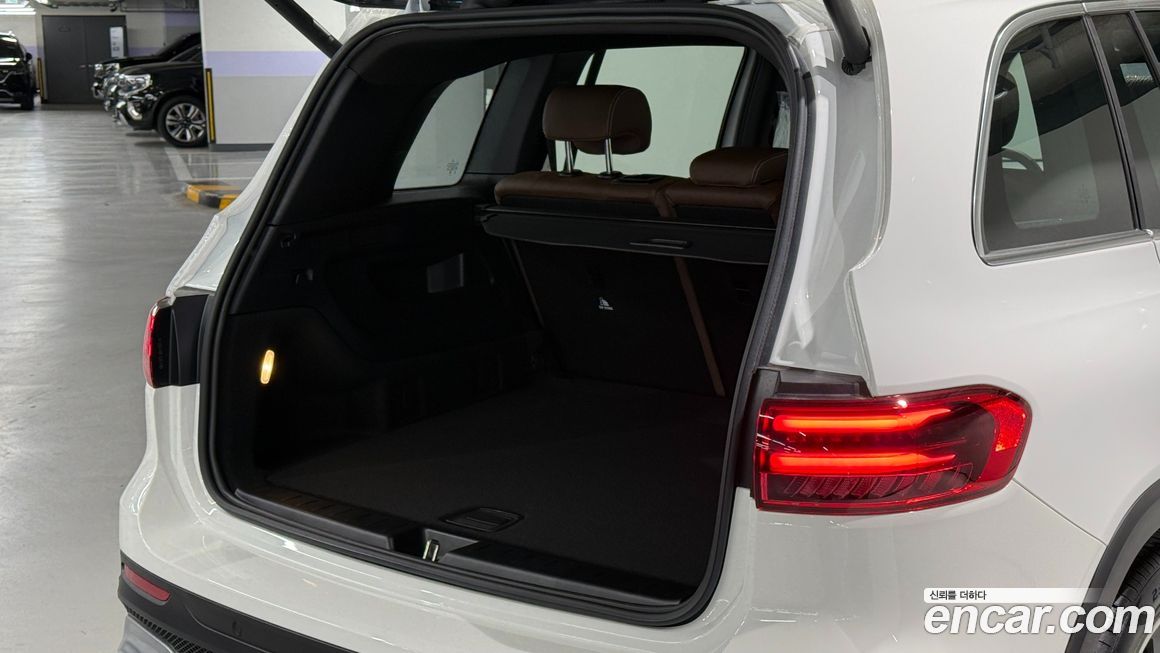 Mercedes-Benz GLB-Class 2025