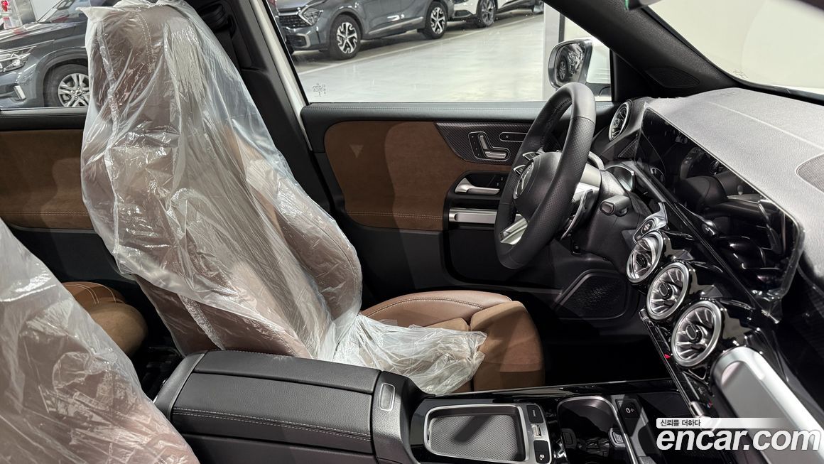 Mercedes-Benz GLB-Class 2025