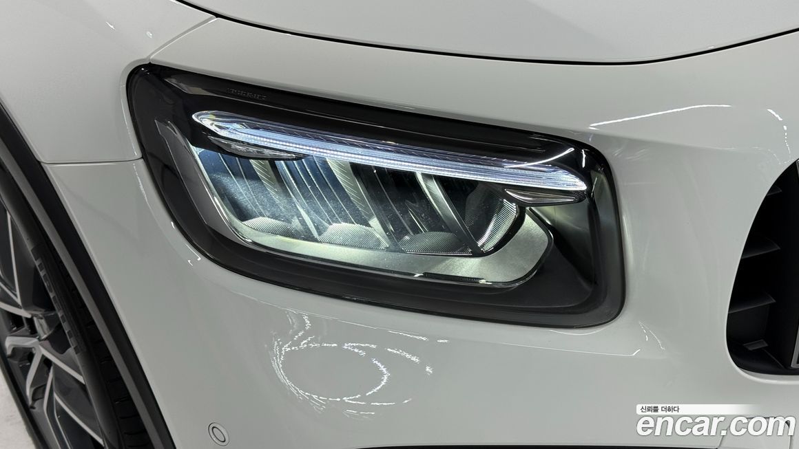 Mercedes-Benz GLB-Class 2025