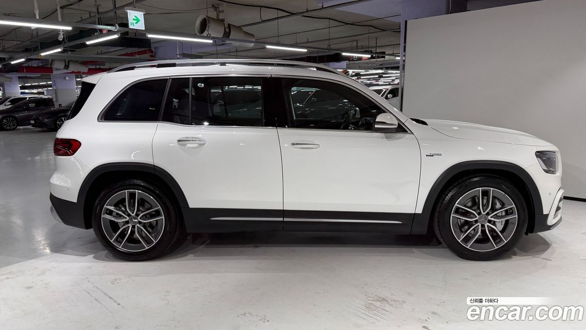 Mercedes-Benz GLB-Class 2025