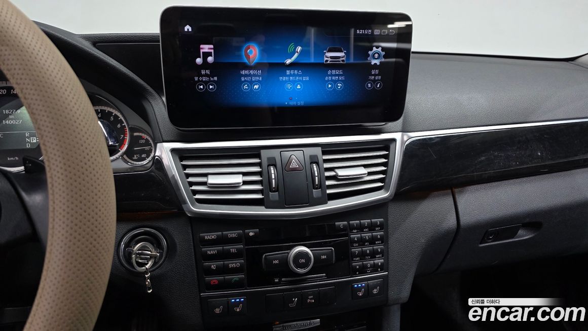 Mercedes-Benz E-Class 2011