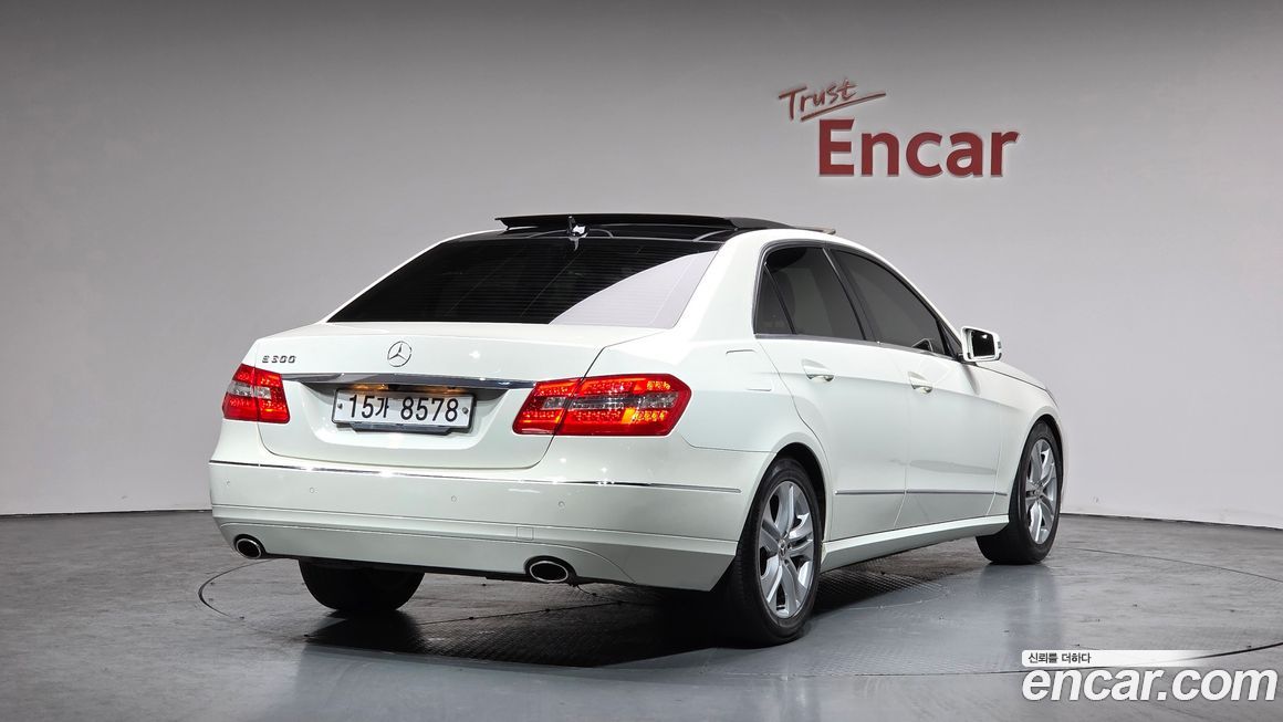Mercedes-Benz E-Class 2011