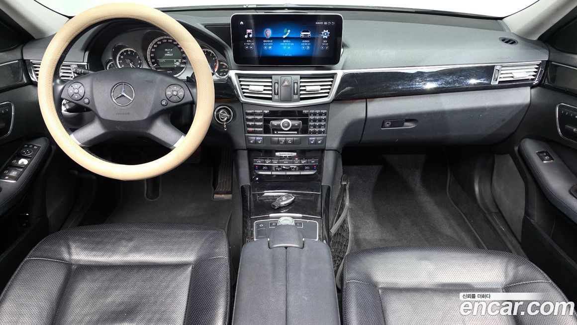 Mercedes-Benz E-Class 2011