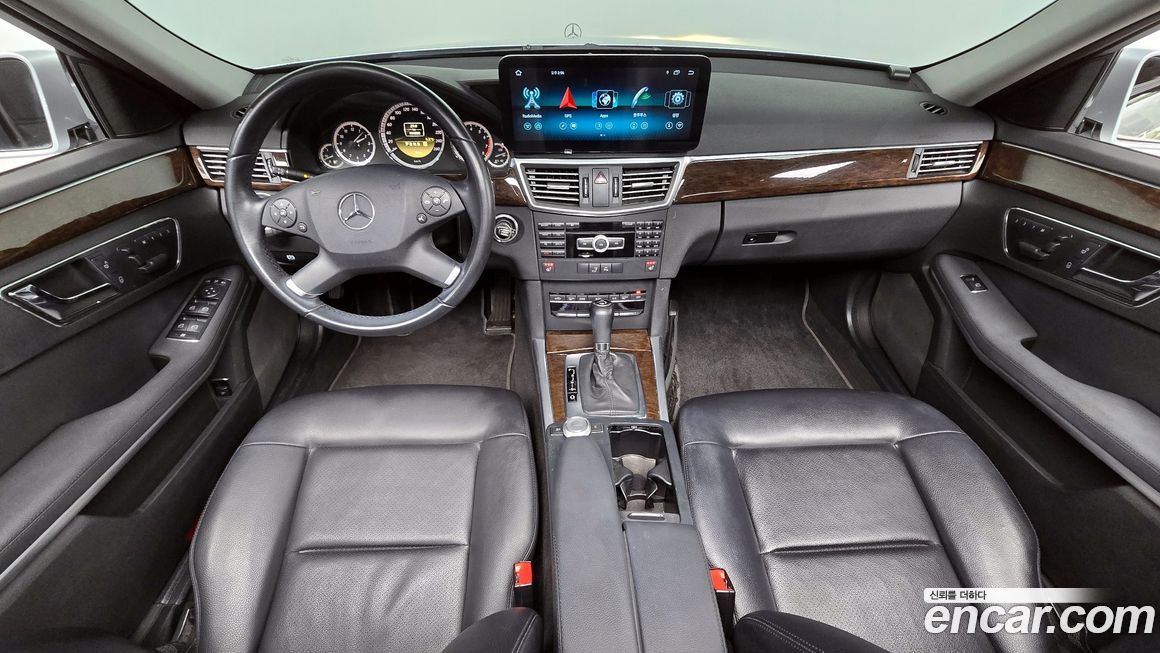 Mercedes-Benz E-Class 2011