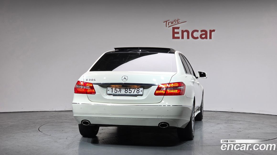 Mercedes-Benz E-Class 2011